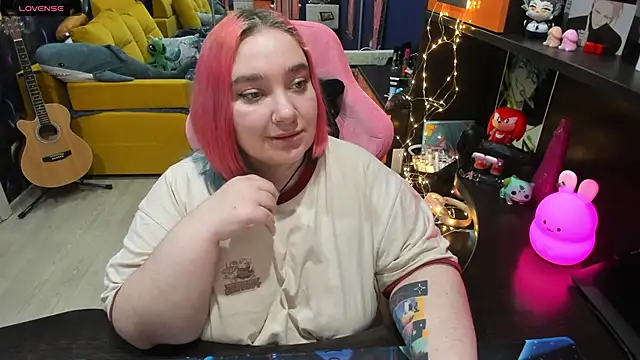 Snapshot of Softie_Sofy chatting on 02-12-25, 09:10 Softie Sofy online show from 02-12-25, 09:10