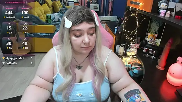 Snapshot of Softie_Sofy chatting on 03-05-25, 06:33 Softie Sofy online show from 03-05-25, 06:33