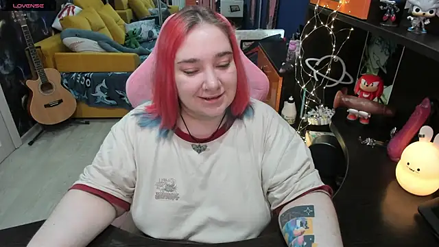 Snapshot of Softie_Sofy chatting on 03-15-25, 03:29 Softie Sofy online show from 03-15-25, 03:29