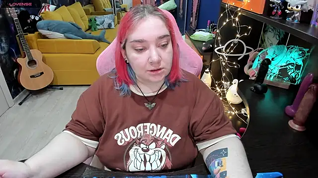 Snapshot of Softie_Sofy chatting on 03-18-25, 03:53 Softie Sofy online show from 03-18-25, 03:53