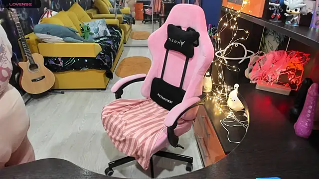 Snapshot of Softie_Sofy chatting on 03-19-25, 03:09 Softie Sofy online show from 03-19-25, 03:09