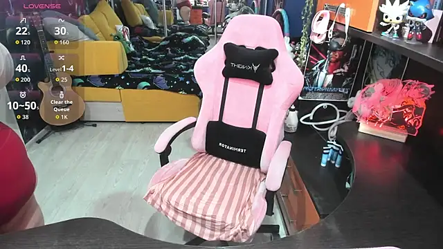 Snapshot of Softie_Sofy chatting on 09-11-25, 03:17 Softie Sofy online show from 09-11-25, 03:17