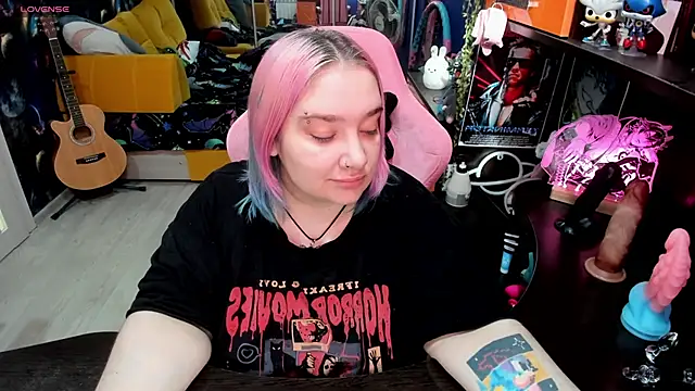 Softie Sofy online show from 09-19-25, 03:19