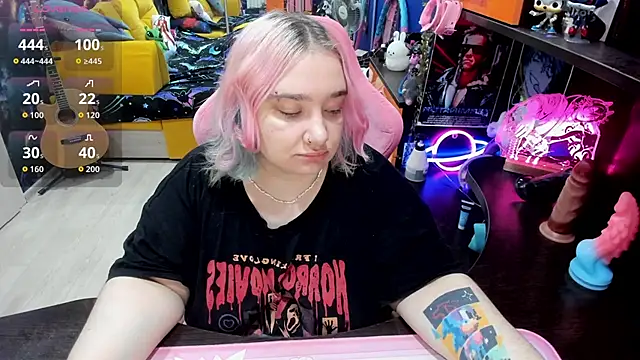 Snapshot of Softie_Sofy chatting on 09-24-25, 03:32 Softie Sofy online show from 09-24-25, 03:32