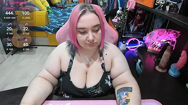 Snapshot of Softie_Sofy chatting on 10-09-25, 02:20 Softie Sofy online show from 10-09-25, 02:20