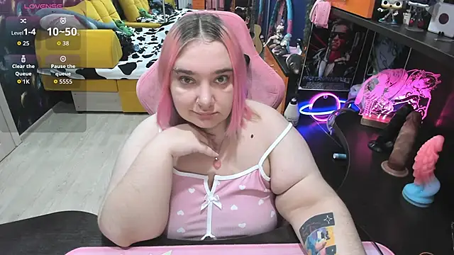 Snapshot of Softie_Sofy chatting on 11-06-25, 03:29 Softie Sofy online show from 11-06-25, 03:29