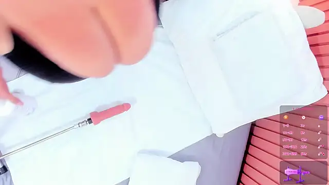 Snapshot of natural_bigboobs chatting on 01-10-25, 08:04 natural bigboobs online show from 01-10-25, 08:04