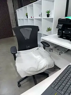 Snapshot of natural_bigboobs chatting on 03-02-25, 03:27 natural bigboobs online show from 03-02-25, 03:27