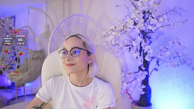 Snapshot of DalahiaRush chatting on 02-04-25, 11:38 DalahiaRush online show from 02-04-25, 11:38