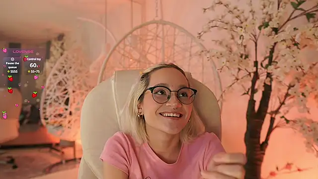 Snapshot of DalahiaRush chatting on 02-21-25, 05:42 DalahiaRush online show from 02-21-25, 05:42