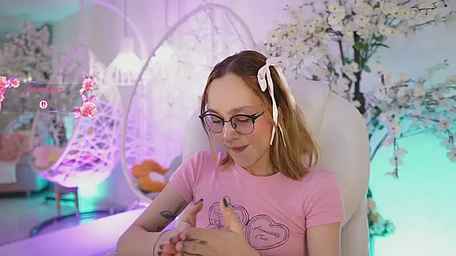 Snapshot of DalahiaRush chatting on 09-17-25, 07:04 DalahiaRush online show from 09-17-25, 07:04