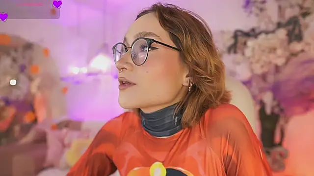 Snapshot of DalahiaRush chatting on 10-28-25, 07:05 DalahiaRush online show from 10-28-25, 07:05