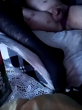 Snapshot of NylonBooyy chatting on 11-04-25, 12:32 NylonBooyy online show from 11-04-25, 12:32