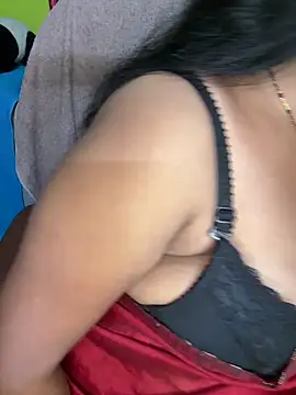 Snapshot of Anushka_21 chatting on 05-13-26, 07:11 Anushka 21 online show from 05-13-26, 07:11