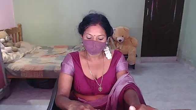 Snapshot of Novapol chatting on 06-14-26, 05:59 Novapol online show from 06-14-26, 05:59