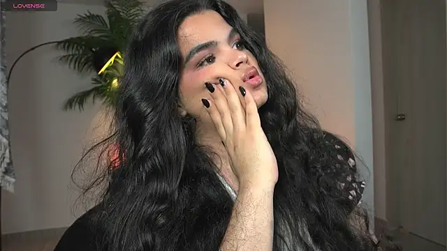 Snapshot of artechloe chatting on 05-03-26, 12:27 artechloe online show from 05-03-26, 12:27