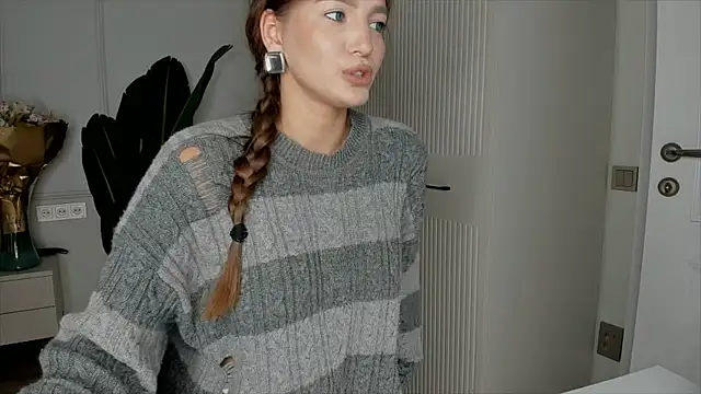 xx leila online show from 11-09-25, 10:24