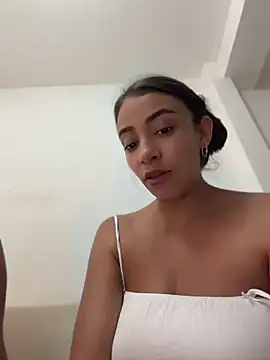 Snapshot of Hall_16 chatting on 06-19-26, 02:54 Hall 16 online show from 06-19-26, 02:54