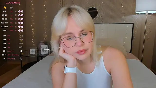 Snapshot of bellatip chatting on 10-03-25, 01:02 bellatip online show from 10-03-25, 01:02