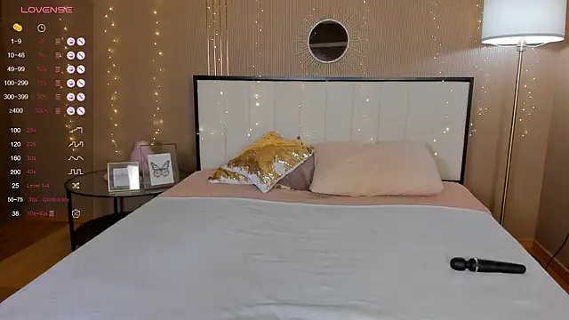 Snapshot of bellatip chatting on 10-17-25, 12:47 bellatip online show from 10-17-25, 12:47