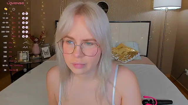 Snapshot of bellatip chatting on 11-27-25, 12:46 bellatip online show from 11-27-25, 12:46