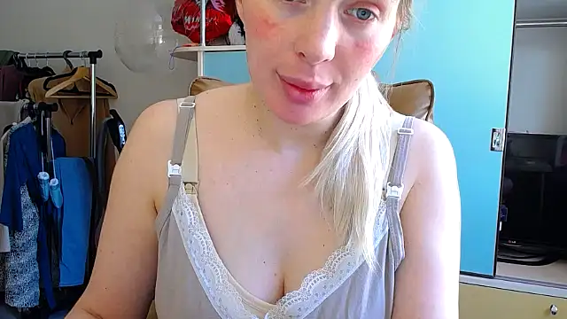 Snapshot of miaa_sunn chatting on 02-21-26, 01:45 miaa sunn online show from 02-21-26, 01:45