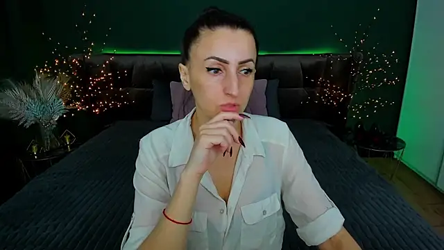 Rebecca Diamond online show from 03-06-25, 06:41