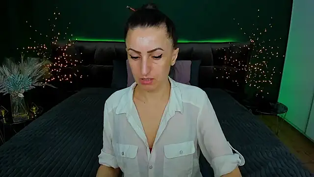 Snapshot of Rebecca_Diamond chatting on 03-09-25, 06:50 Rebecca Diamond online show from 03-09-25, 06:50