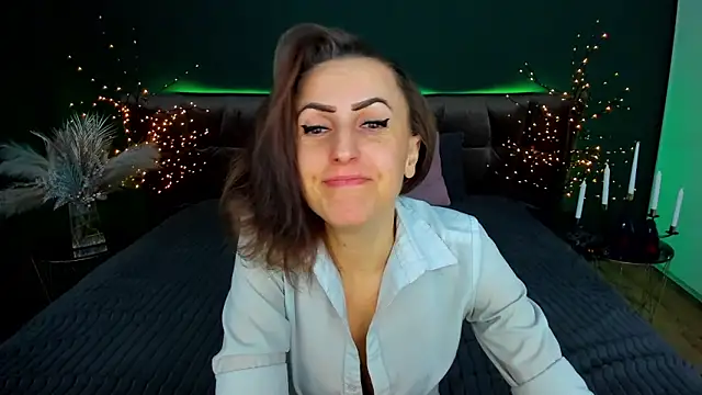 Snapshot of Rebecca_Diamond chatting on 02-04-26, 05:57 Rebecca Diamond online show from 02-04-26, 05:57