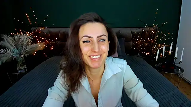 Snapshot of Rebecca_Diamond chatting on 02-22-26, 07:08 Rebecca Diamond online show from 02-22-26, 07:08