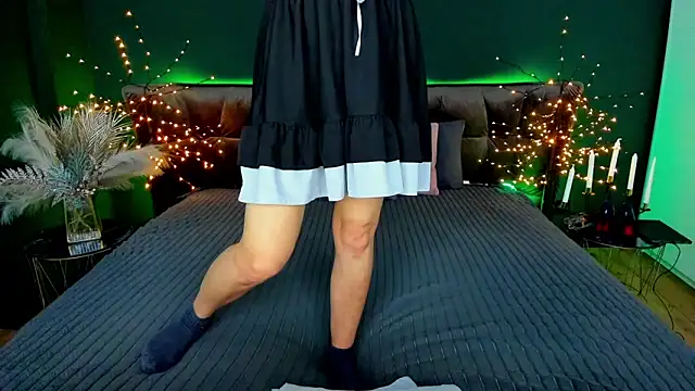 Snapshot of Rebecca_Diamond chatting on 02-25-26, 06:56 Rebecca Diamond online show from 02-25-26, 06:56