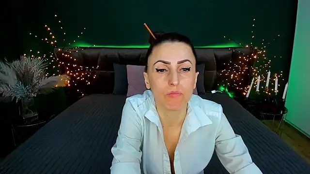 Snapshot of Rebecca_Diamond chatting on 03-02-26, 07:26 Rebecca Diamond online show from 03-02-26, 07:26