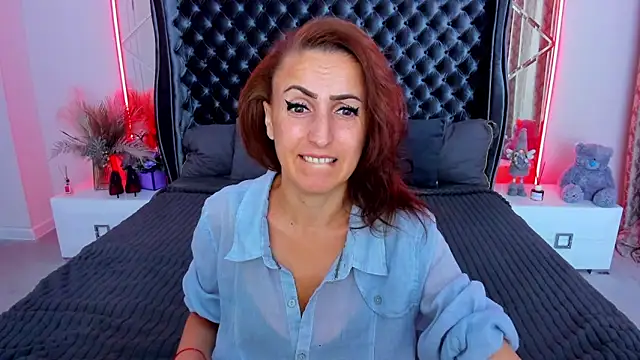 Snapshot of Rebecca_Diamond chatting on 06-23-26, 05:49 Rebecca Diamond online show from 06-23-26, 05:49