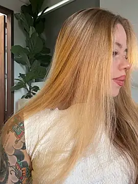 curchez  online show from 04-06-26, 08:43