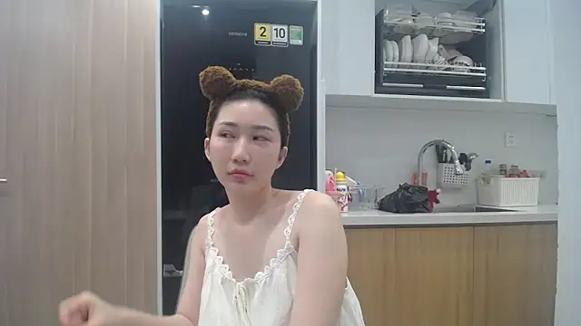 Snapshot of Asiagirll chatting on 06-17-26, 03:24 Asiagirll online show from 06-17-26, 03:24