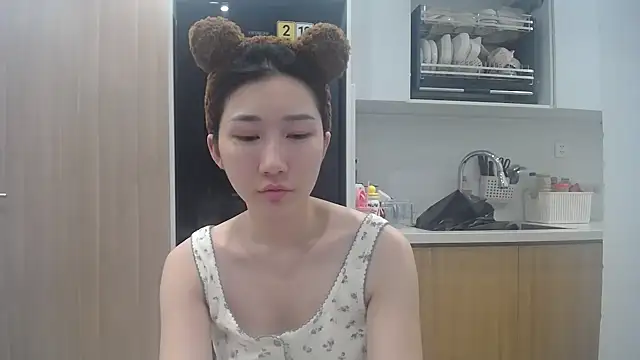Snapshot of Asiagirll chatting on 06-18-26, 03:38 Asiagirll online show from 06-18-26, 03:38