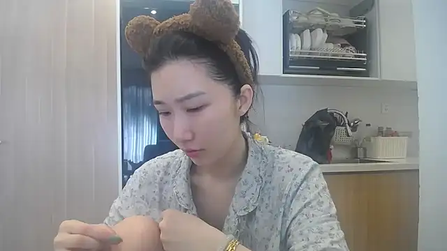 Snapshot of Asiagirll chatting on 06-20-26, 01:09 Asiagirll online show from 06-20-26, 01:09