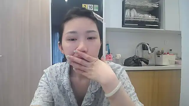 Snapshot of Asiagirll chatting on 07-16-26, 03:34 Asiagirll online show from 07-16-26, 03:34