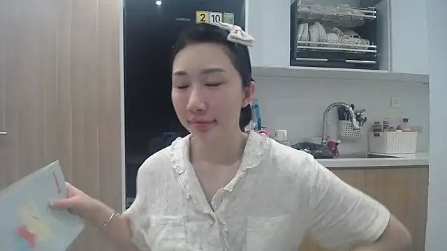 Snapshot of Asiagirll chatting on 07-16-26, 03:40 Asiagirll online show from 07-16-26, 03:40