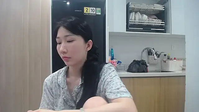 Snapshot of Asiagirll chatting on 07-19-26, 04:33 Asiagirll online show from 07-19-26, 04:33