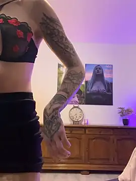 Cute-Alice online show from 01-26-25, 06:37