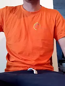 Snapshot of Rolandxxxr chatting on 01-26-25, 01:15 Rolandxxxr online show from 01-26-25, 01:15