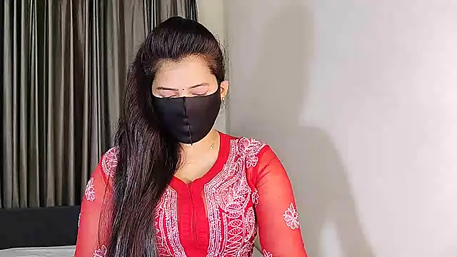 Snapshot of YourLovelyQueen chatting on 01-14-25, 04:18 YourLovelyQueen online show from 01-14-25, 04:18
