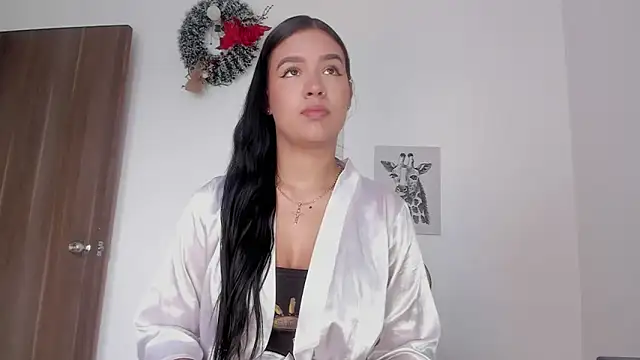 Hanna Risso online show from 12-16-25, 06:02