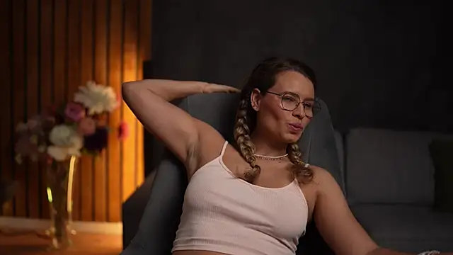 Snapshot of BrandyWhite chatting on 10-23-25, 04:34 BrandyWhite online show from 10-23-25, 04:34