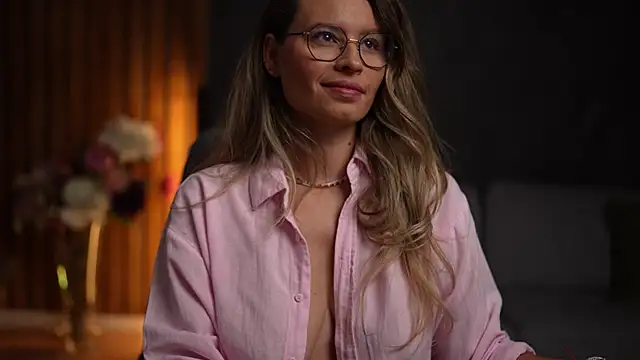 Snapshot of BrandyWhite chatting on 10-27-25, 04:38 BrandyWhite online show from 10-27-25, 04:38