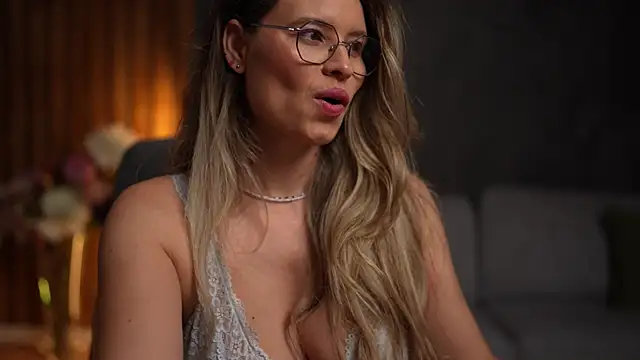 Snapshot of BrandyWhite chatting on 11-18-25, 05:23 BrandyWhite online show from 11-18-25, 05:23