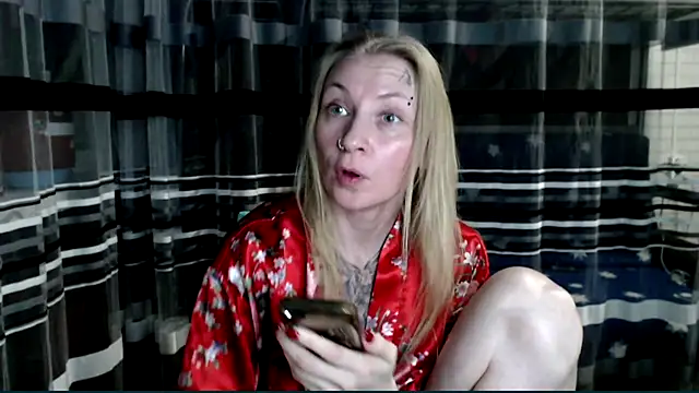 cold lollipop online show from 11-12-25, 05:57