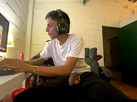 Max TheHorseDick online show from 11-11-25, 03:06