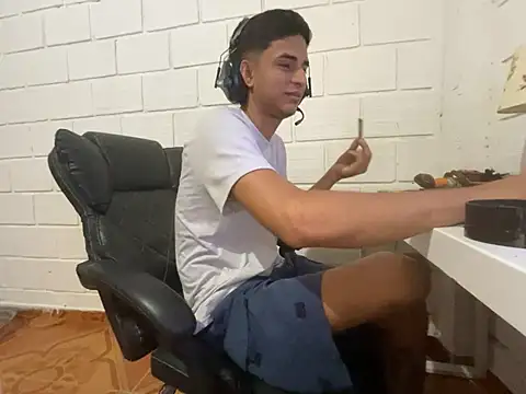 Max TheHorseDick online show from 03-04-26, 06:25